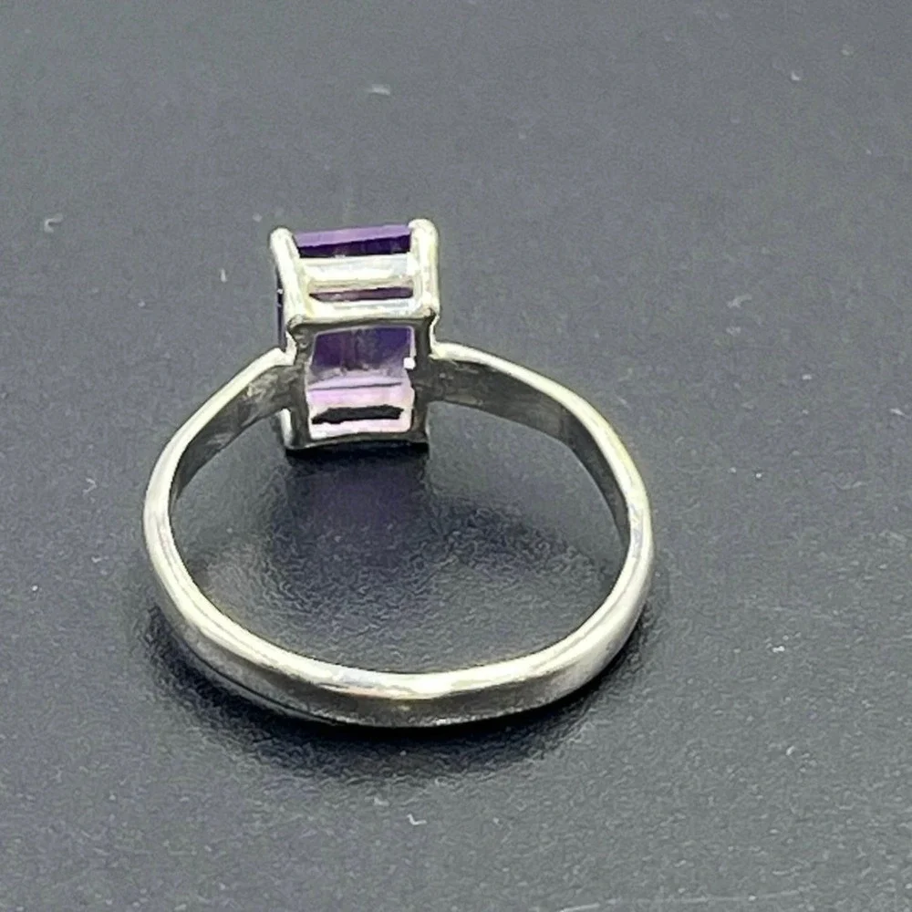 Sterling Silver Natural Emerald Cut Purple Amethyst Solitaire Ring Size 8.25‎